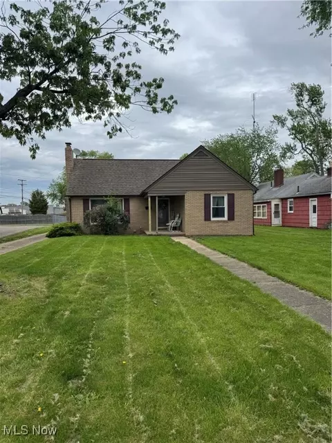 130 Manor Ave SW, Canton, OH 44710