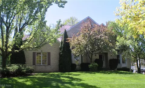 8055 Washington Ave, North Royalton, OH 44133