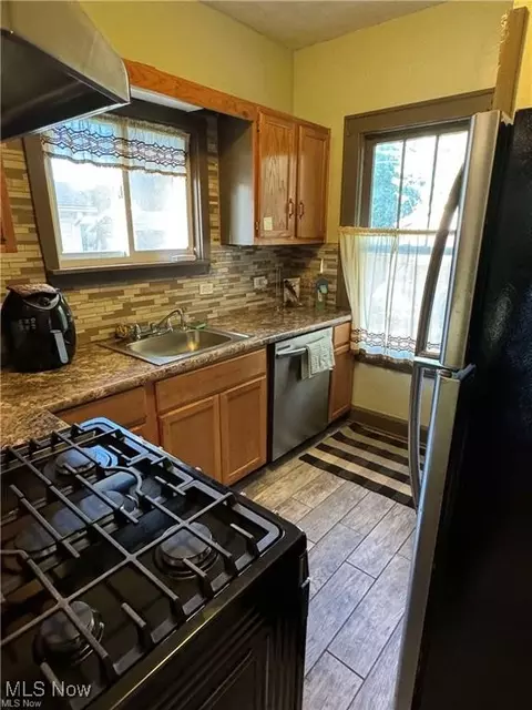 Kitchen - 5106 Perry Ave, Ashtabula, OH 44004 photo 2 of 2