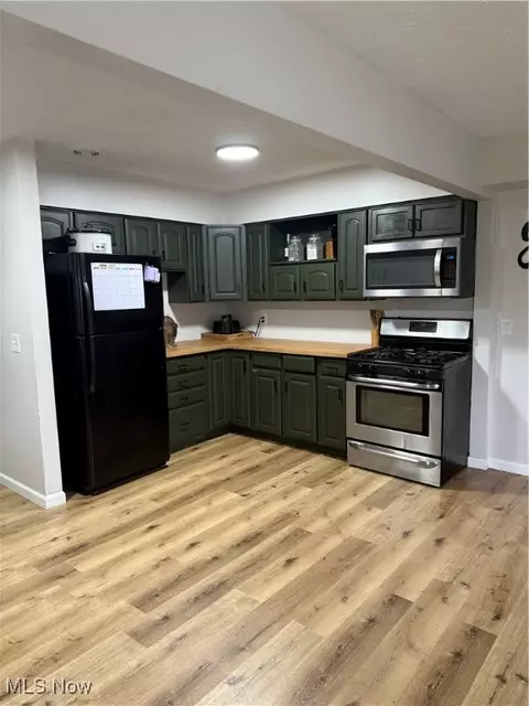 Kitchen - 2201 Jackson St, Lorain, OH 44052 photo 1 of 4
