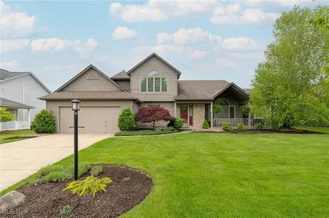 10184 Versailles Dr, Strongsville, OH 44136