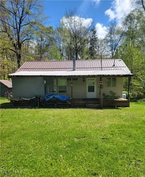 8122 Oak Dr, Williamsfield, OH 44093