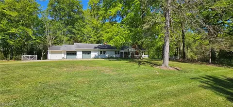 7836 Beach Rd, Wadsworth, OH 44281