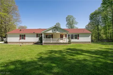 8541 Lee Rd NW, Malvern, OH 44644