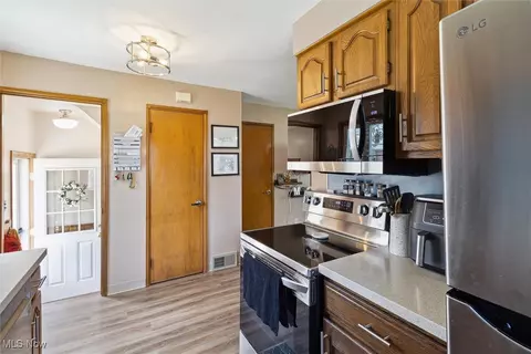 605 Harvard Ave, Elyria, OH 44035 photo 8