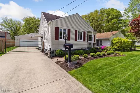 605 Harvard Ave, Elyria, OH 44035 photo 2