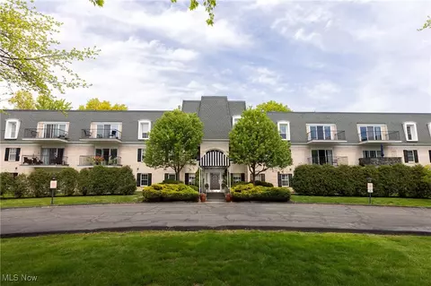 1851 King James #113, Westlake, OH 44145
