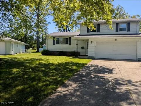 4222 Kenyon Ct, Lorain, OH 44053