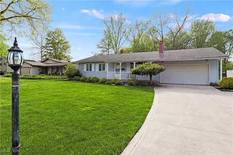 6442 Lockwood Dr, Mentor, OH 44060