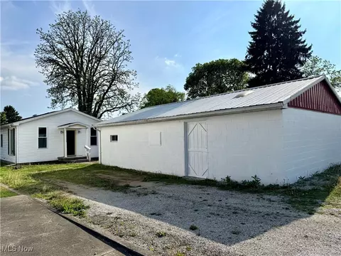1226 E Main St, Coshocton, OH 43812 photo 5