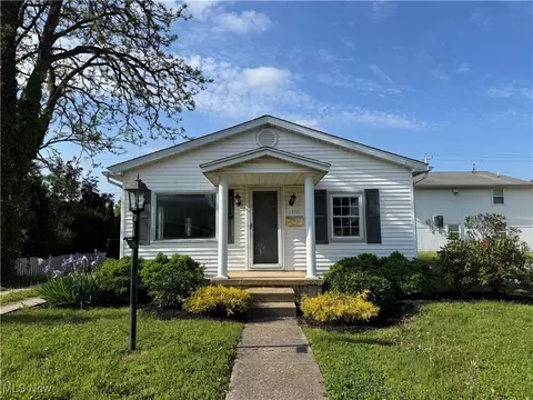 1226 E Main St, Coshocton, OH 43812 photo 2