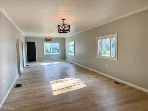 1226 E Main St, Coshocton, OH 43812 photo 7