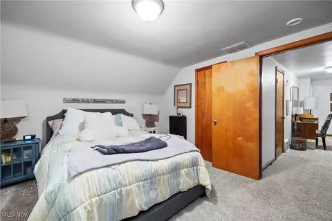 Bedroom - 2427 E 31st St, Lorain, OH 44055 photo 8 of 9