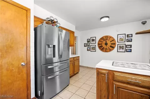 Kitchen - 2427 E 31st St, Lorain, OH 44055 photo 4 of 6