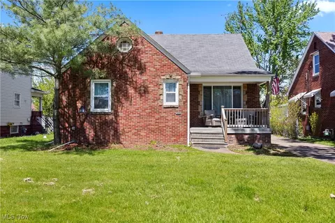 Exterior - 2427 E 31st St, Lorain, OH 44055 photo 2 of 5