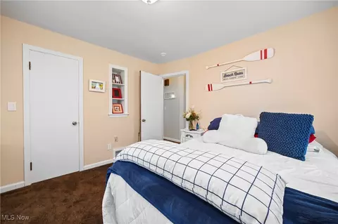 Bedroom - 2427 E 31st St, Lorain, OH 44055 photo 3 of 9