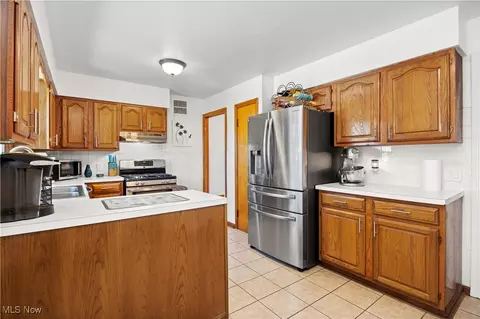 Kitchen - 2427 E 31st St, Lorain, OH 44055 photo 6 of 6