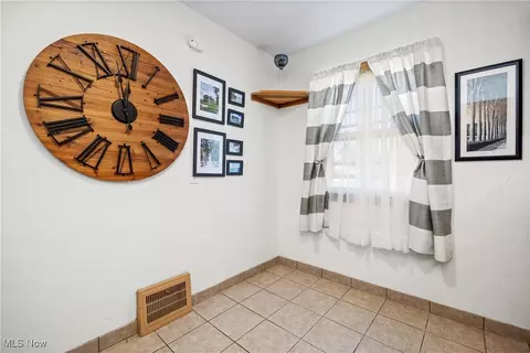 Entry Way - 2427 E 31st St, Lorain, OH 44055 photo 1 of 1
