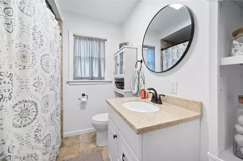 Bath - 2427 E 31st St, Lorain, OH 44055 photo 1 of 2
