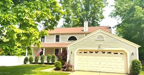 690 Lanark Ln, Painesville, OH 44077