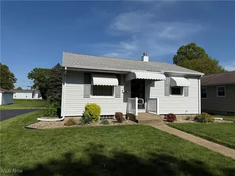 515 6th St NW, New Philadelphia, OH 44663