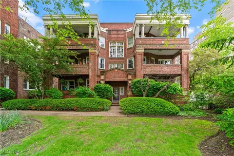 2713 Lancashire Rd #3, Cleveland Heights, OH 44106