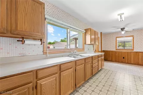 461 Boyd Ave, Akron, OH 44305 photo 11