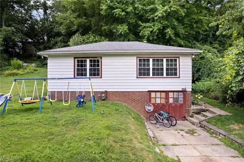2996 Kemble Ave, Coventry, OH 44319