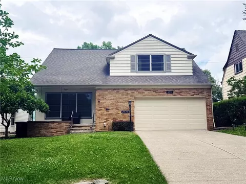 2571 Edgewood Rd, Beachwood, OH 44122