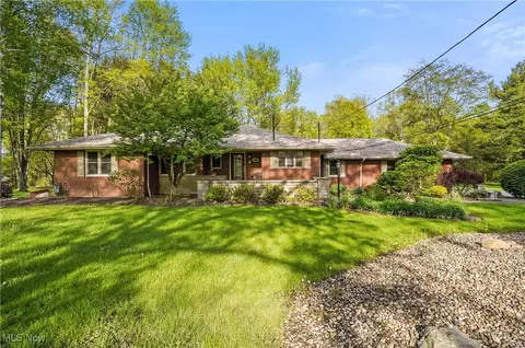 1021 Warner Rd SE, Brookfield, OH 44403