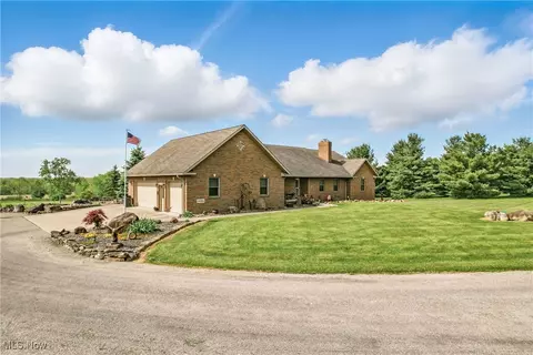 12094 Snode St NE, Alliance, OH 44601