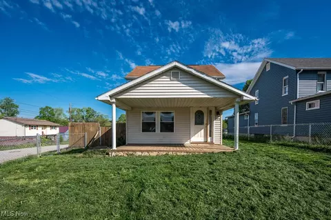 1008 Rayon Dr, Parkersburg, WV 26101