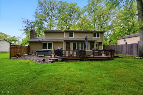 Exterior - 7741 Silver Fox Dr, Boardman, OH 44512 photo 7 of 9