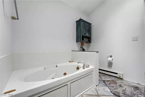 Bath - 7741 Silver Fox Dr, Boardman, OH 44512 photo 3 of 5