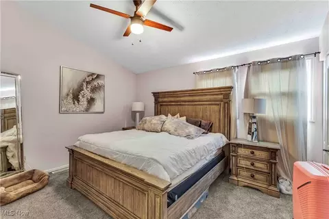 Bedroom - 125 Pineview Dr NE, Warren, OH 44484 photo 1 of 4