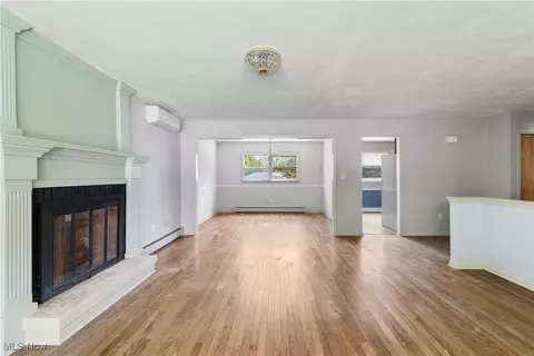 202 Maple Ave, Chardon, OH 44024 photo 11