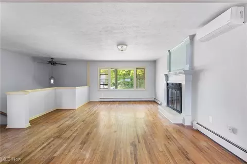 202 Maple Ave, Chardon, OH 44024 photo 9