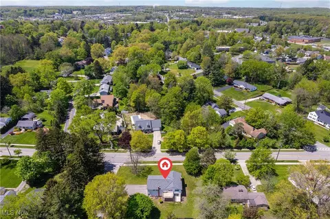 202 Maple Ave, Chardon, OH 44024 photo 6