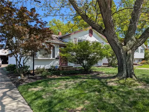 869 Bayridge Blvd, Willowick, OH 44095