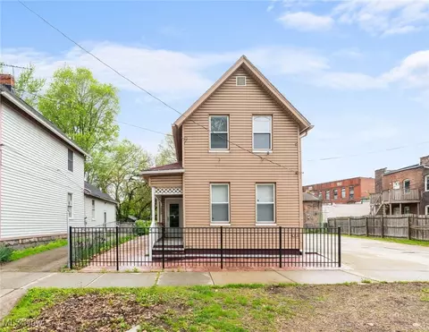 2036 W 38th St, Cleveland, OH 44113