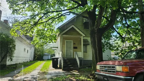 3666 E 57th St, Cleveland, OH 44105