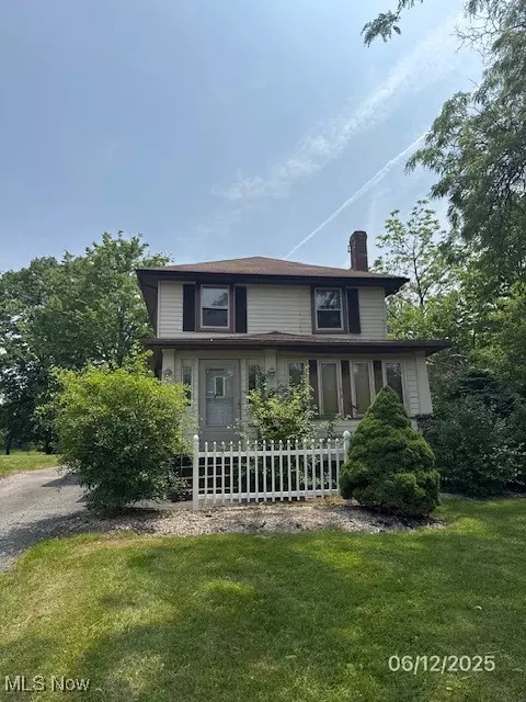 250 Center Rd, Bedford, OH 44146