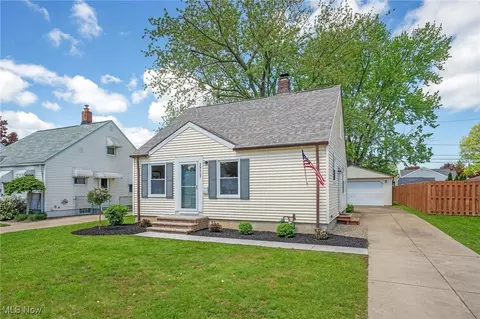 29527 Bruce Dr, Willowick, OH 44095