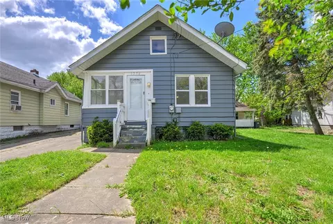 1254 Delos St, Akron, OH 44306