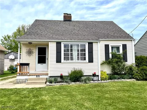 931 F St, Lorain, OH 44052