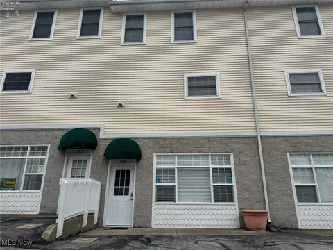 108 Legends Ln, Marblehead, OH 43440