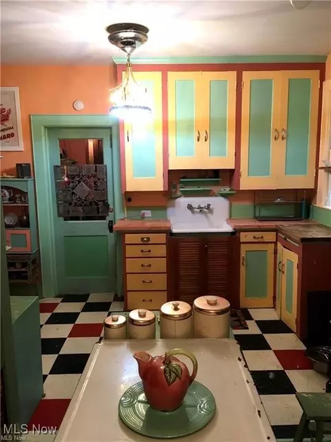 Kitchen - 1728 E 44th St, Ashtabula, OH 44004 photo 3 of 3