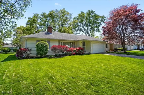 225 Miami Ave, Elyria, OH 44035 photo 2