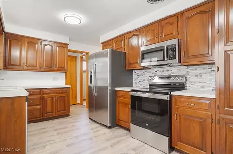 225 Miami Ave, Elyria, OH 44035 photo 19