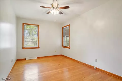 225 Miami Ave, Elyria, OH 44035 photo 11
